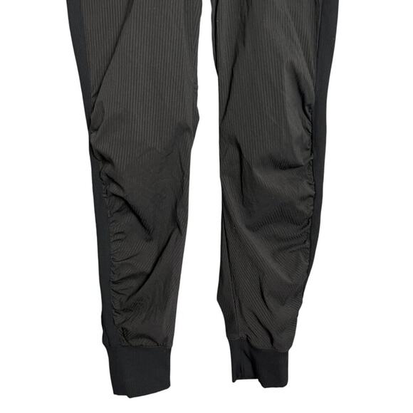 Lululemon Beyond the Studio Jogger SIZE 2 Black Swift Woven Light Stretch Pants - Picture 13 of 16